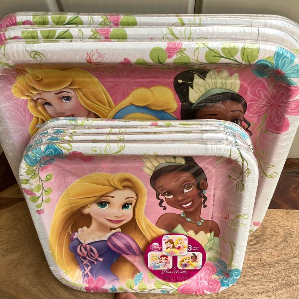 Hallmark Disney's Fanciful Princesses paper plates